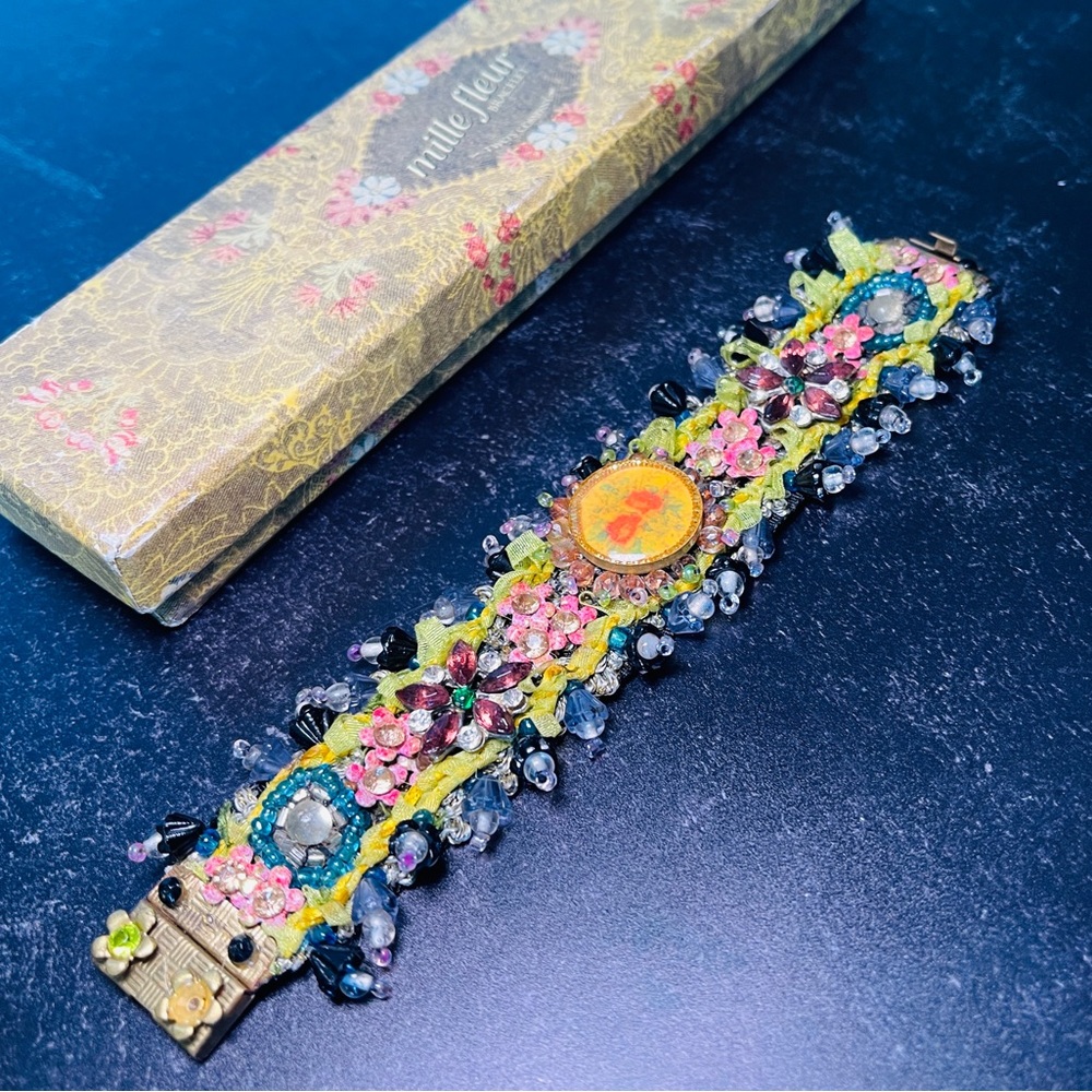 MILLE FLEUR TWO'S CO. VICTORIAN FLORAL PINK GREEN CYRSTAL BEAD BRACELET IN BOX
